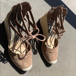 DV wedges Tan